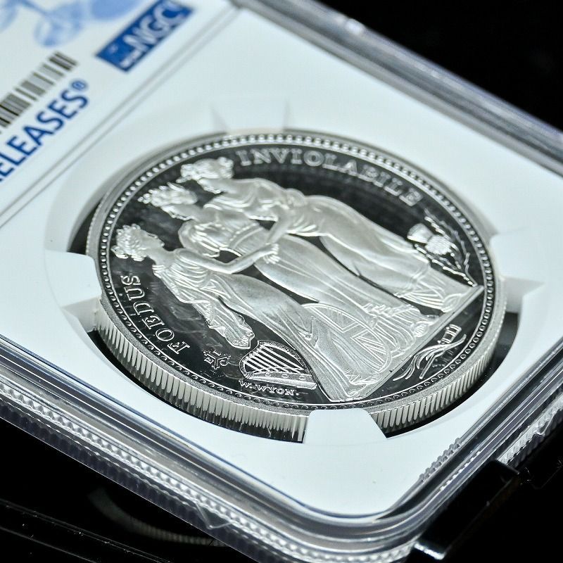 セントヘレナ 2021 スリーグレイセス 1ポンド 銀貨 NGC PF70UC