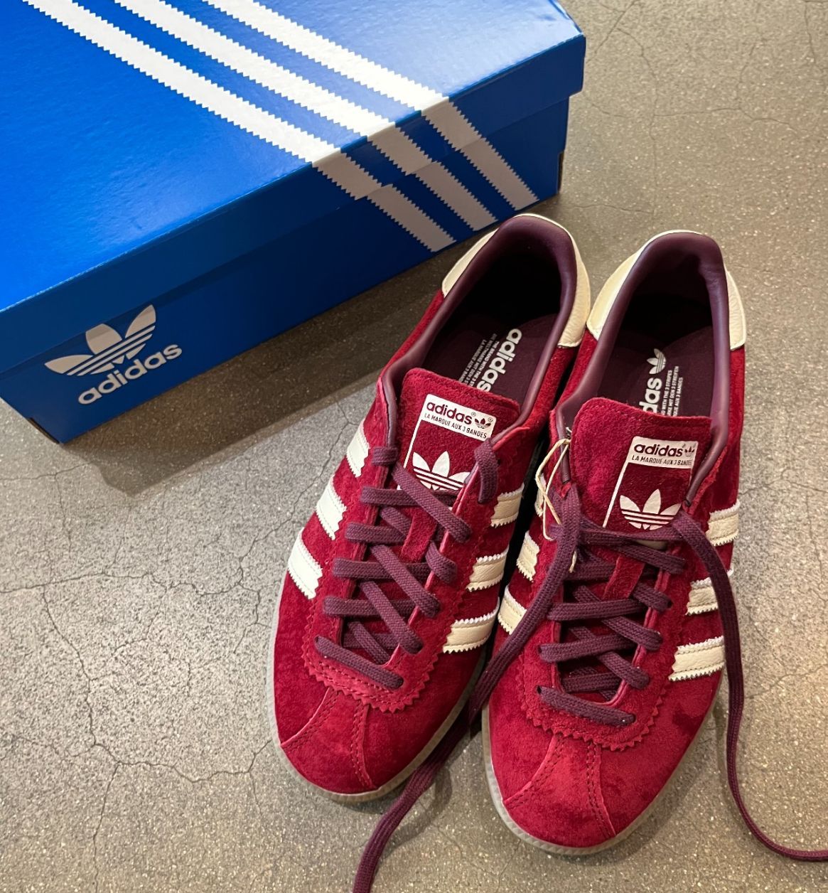 新品未使用 】IE7426 adidas BERMUDA バーガンディ スニーカー 新品未使用 】IE7426 adidas BERMUDA バーガンディ スニーカー