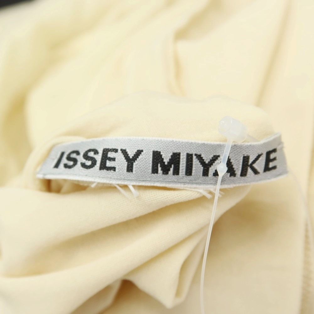 me ISSEY MIYAKE ベージュ プリーツ ノースリーブチュニック ISSEY MIYAKE me ベージュ ノースリーブ 新品 me ISSEY MIYAKE