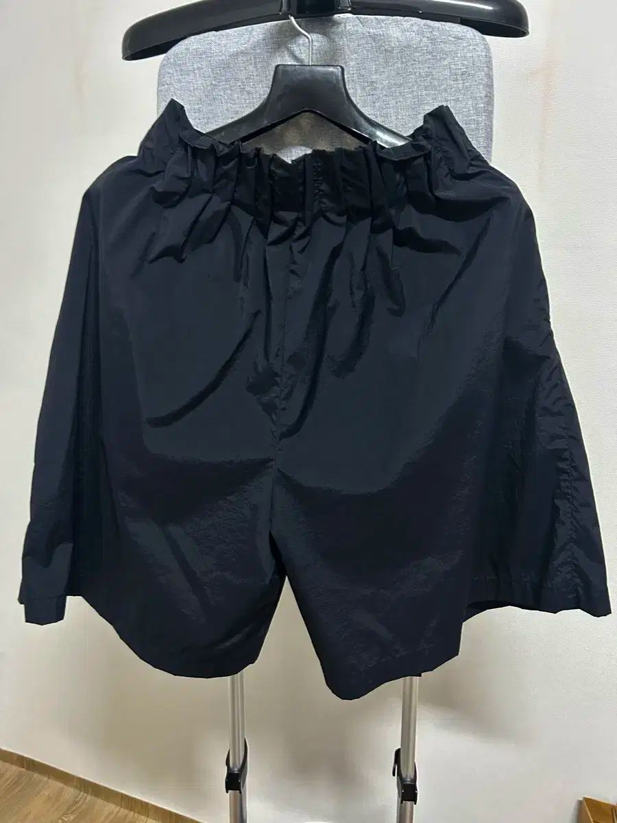 eunoia ユノイア ナイロン ショート パンツ 黒 DECORATOM_COM_BR