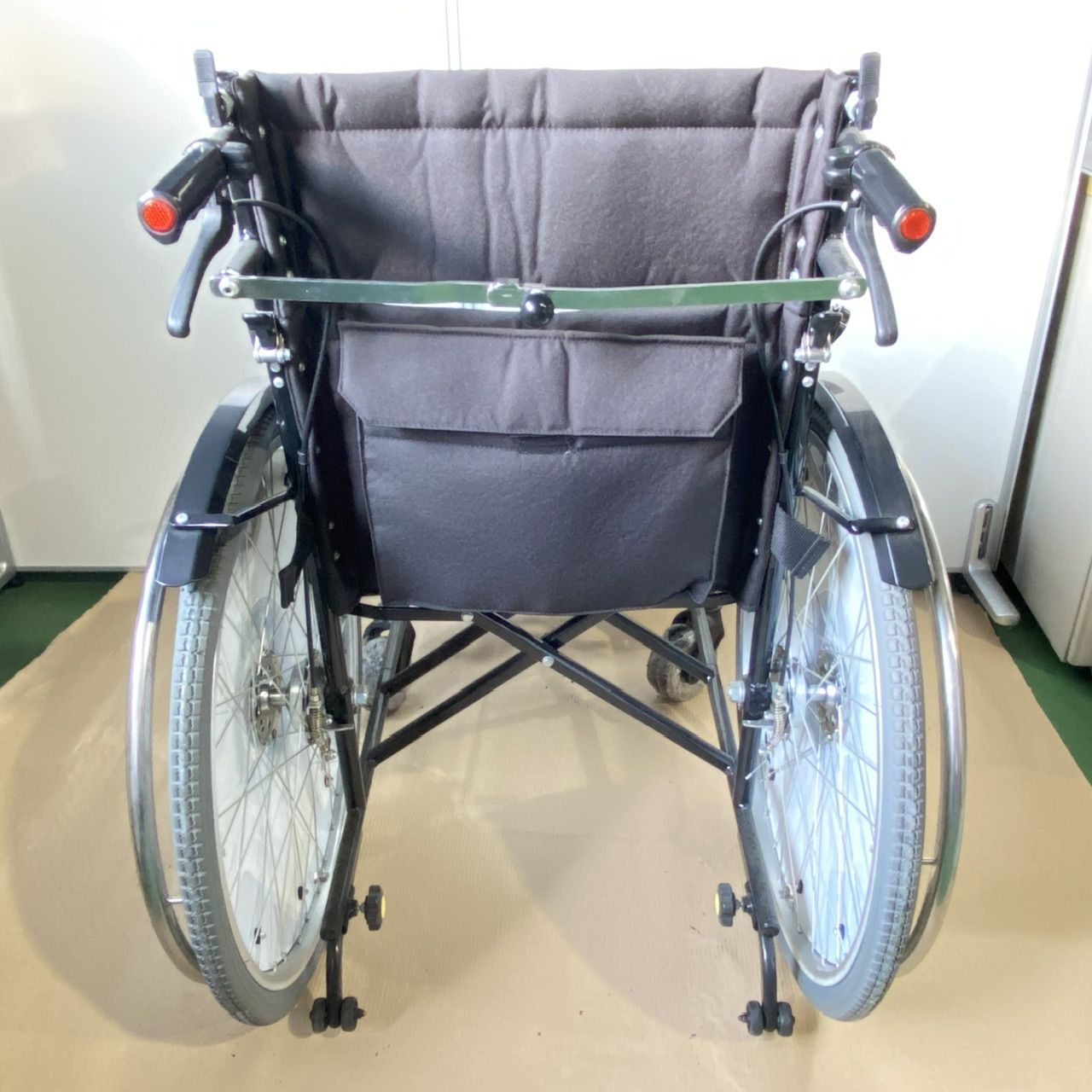 新品未使用　自走式　車椅子　ビックサイズ　引き取り限定 マキテック 車椅子 自走式 背固定 折りたたみ 車いす スチール