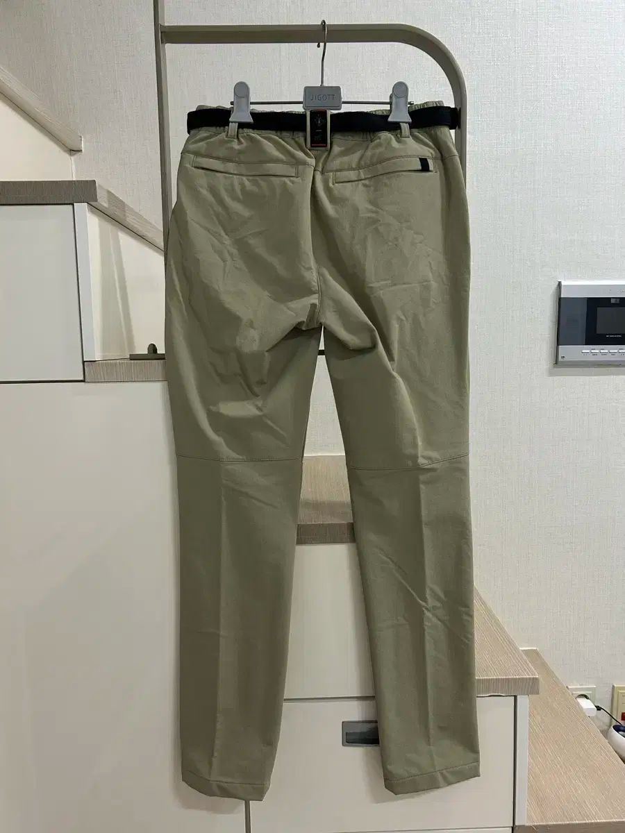 アウトドア MILLET ミレー ストレッチ加工 パンツ タック