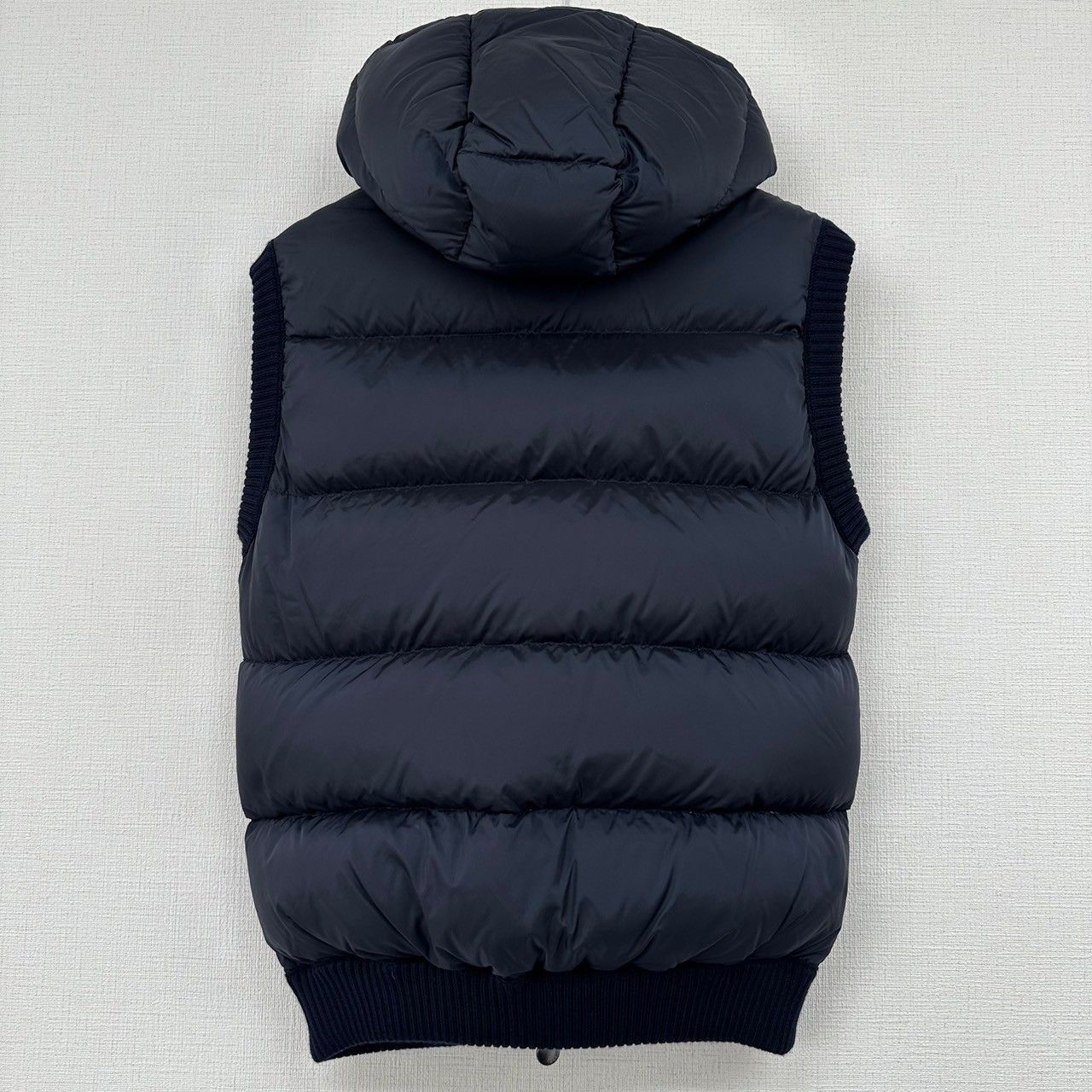 人気日本製モンクレール MAGLIONE TRICOT GILET ニット切替ダウンベスト ジャケット・アウター