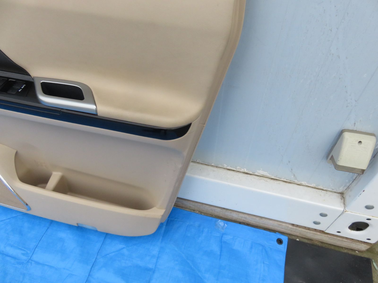 SFC2738 ヴェルファイア GGH20W GGH25W ドアトリム 内張り運転席助手席 PWスイッチ 左右前 ボタンカスタム レザー革 ANH20W ANH25W アルファード FFCRYSTALESIA_COM