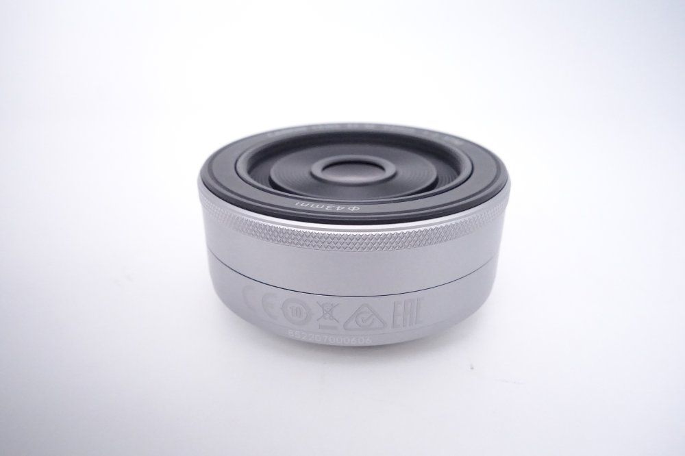  上品 キヤノン Canon 単焦点広角レンズ EF M 22 mm F 2 STM シルバー ミラーレス一眼対応 D 10046 A その他 カメラ