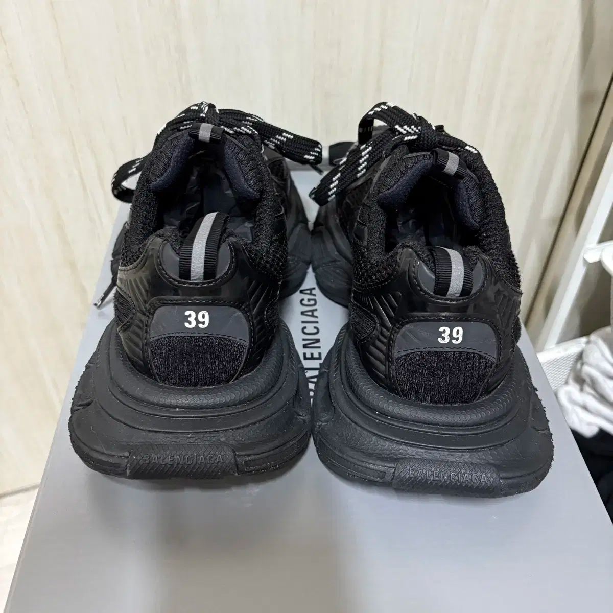 BALENCIAGA ヘアピン ブラック 楽天市場】BALENCIAGA バレンシアガ ヘアクリップ【3点セット