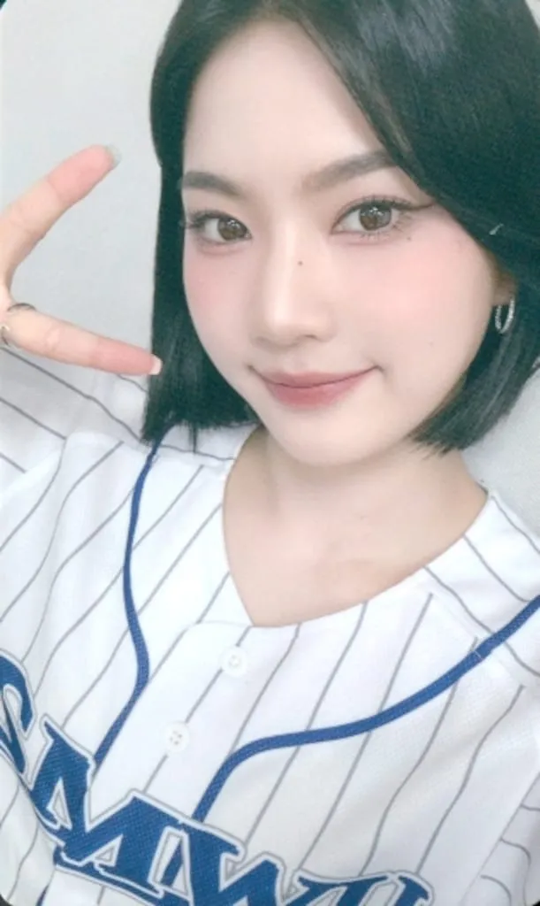 Isa - STAYC MOVIE CLUB MD photocard photocard