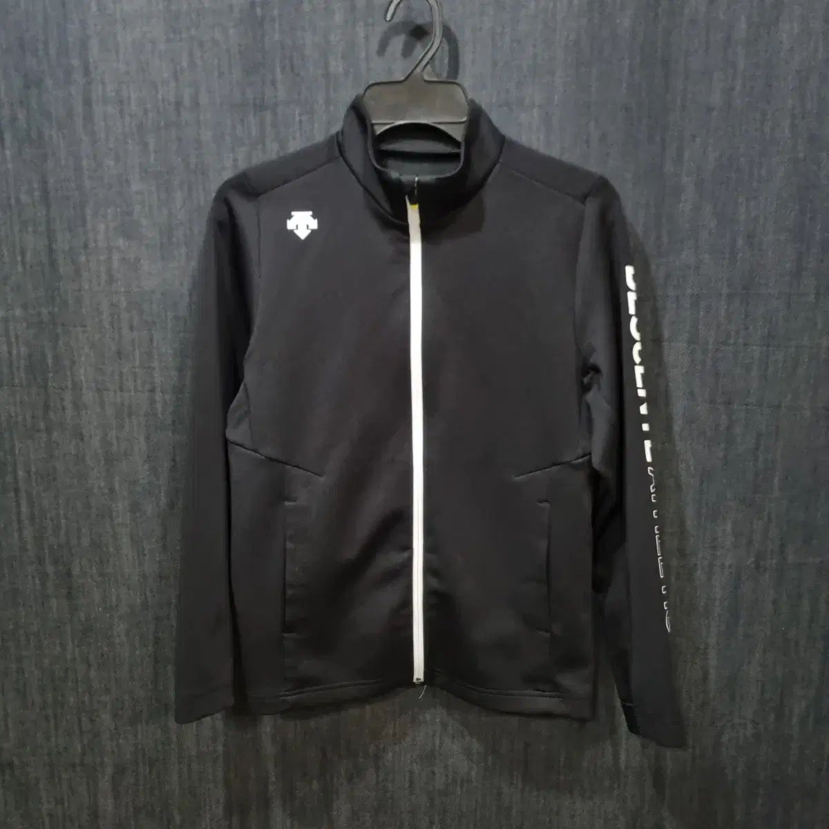 スキーウェア 0 デサント ジュニア キッズ デサントの通販 DESCENTE スキー 上下セット スーツ デサント（DESCENTE）（キッズ）ジュニア スノーウェア 安い商品を通販 | 上下 デサント（キッズ・ベビー・マタニティ）の通販