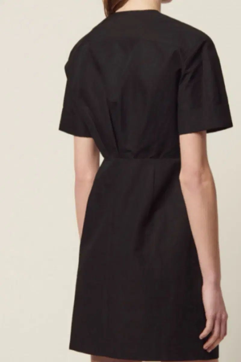 新品 ♡ Sandro 黒ミニワンピース♡38 SANDRO(サンドロ) Sandro 黒 ワンピース ミニ Vネック - メルカリ