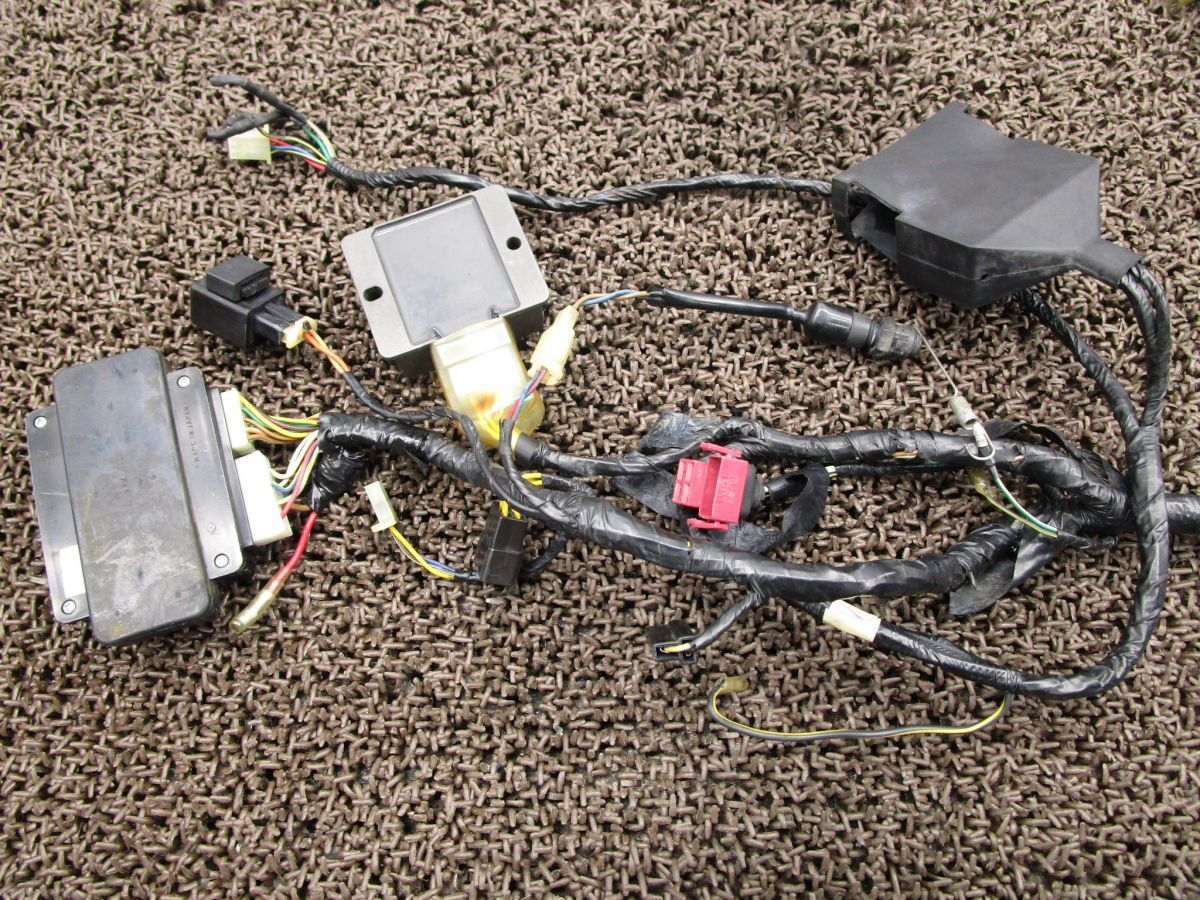 バリオス メインハーネス レギュレター △A1764！ZR250A