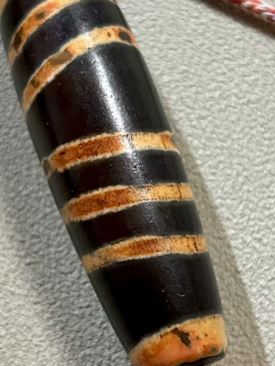 【専用出品】dZi beadsジービーズ 西蔵銀線九眼天珠 波動天珠 線天珠／チベット 天珠 dZi ジービーズ 西蔵 - メルカリ