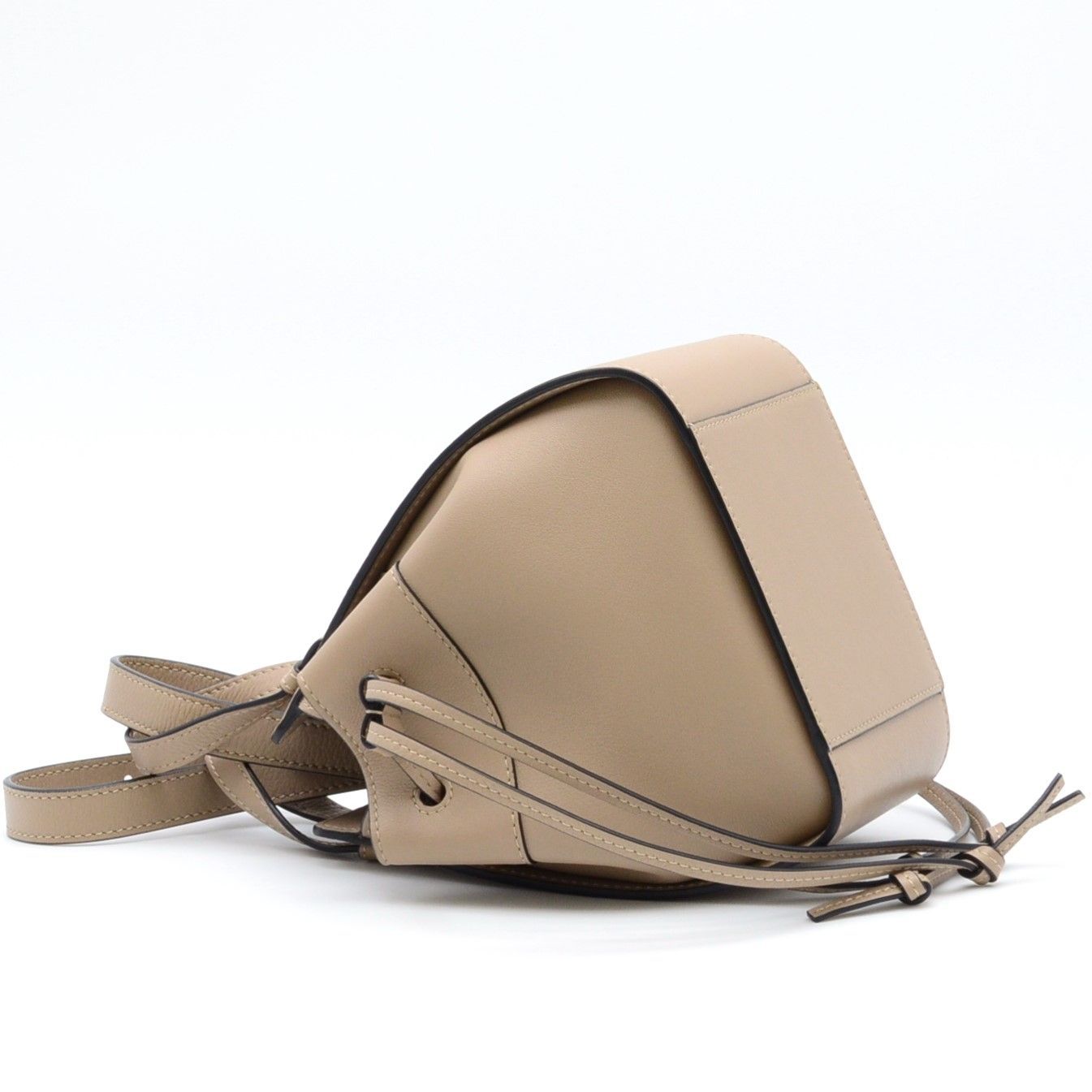 LOEWE ロエベ　ハンモック　サンド　ベージュ ショルダー　バッグ LOEWE ロエベハンモックサンドベージュ ショルダーバッグ