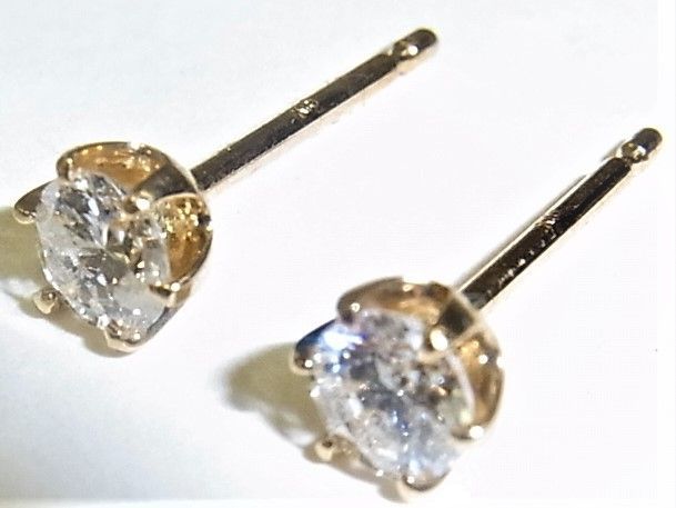 新品未使用K18 18金 スタッド ピアス ダイヤ0.207ct 0.195ct - メルカリ
