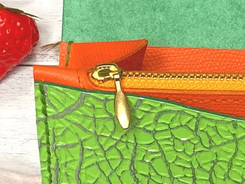 新品！メロン柄　財布 セールメロンなコンパクト財布（牛革製）30％ - EARL\u0027S