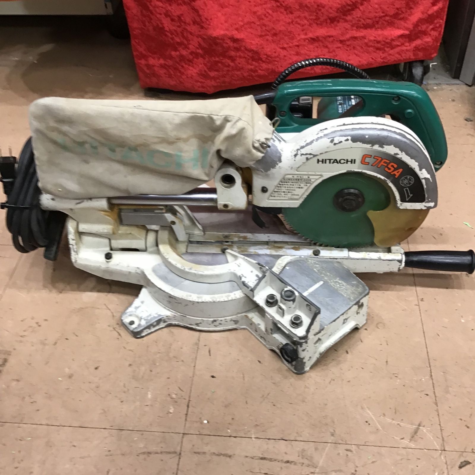 USED 日立工機 卓上スライド丸のこ C7FSA 動作確認済 ライト不良
