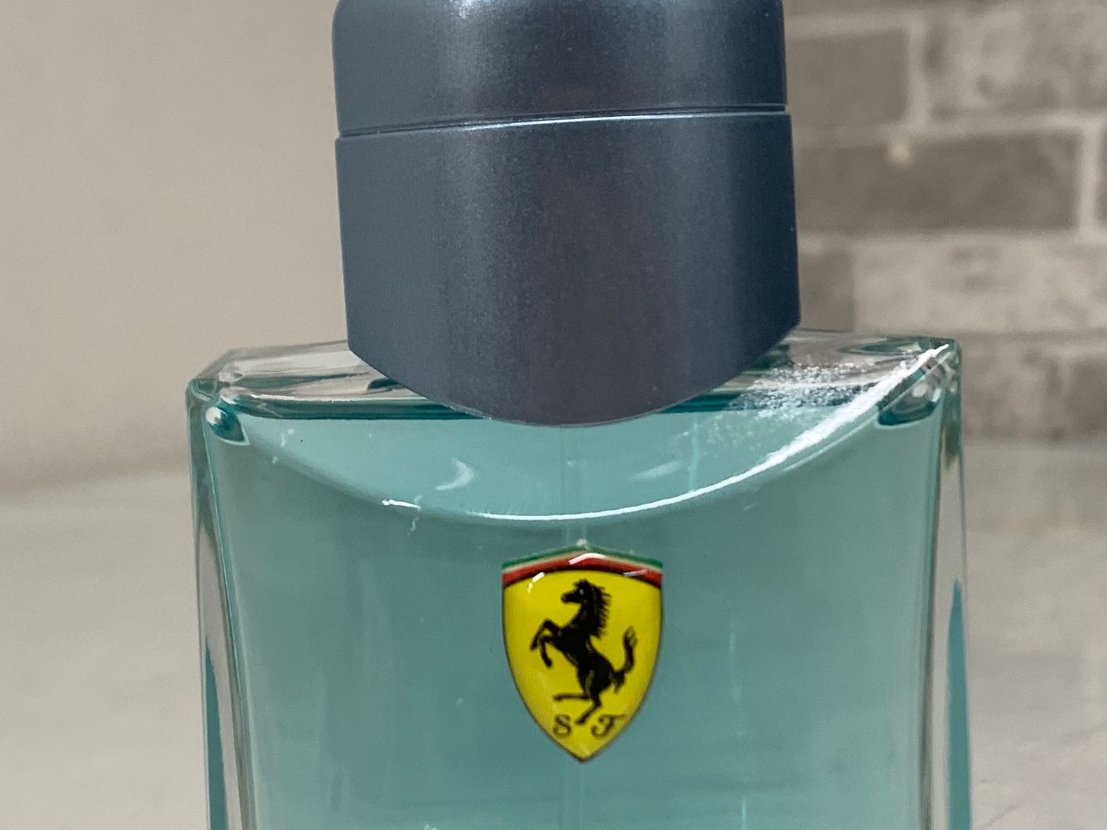 FERRARI フェラーリ ライトエッセンス オードトワレ 75 ml