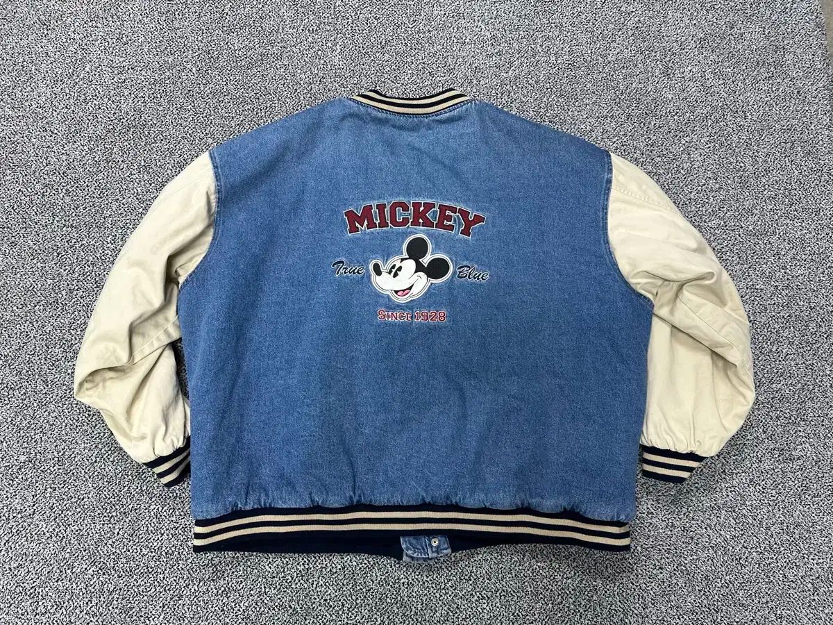 （ 3XL ） 90s Disney(ディズニー) ミッキー 刺繍ロゴ デニム バーシティ