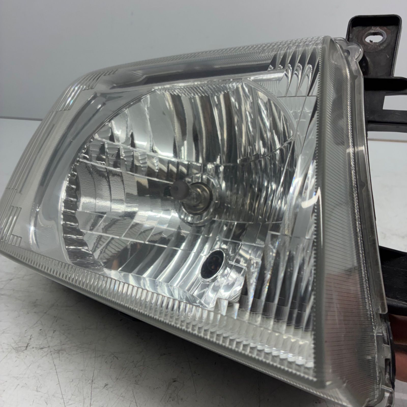 .パジェロミニ　H58A　H53A.　ヘッドライト　左右　ヘッドランプ ハロゲン 超激得，低価 パジェロミニ H53A H58A ヘッドライト 左右セット KOITO