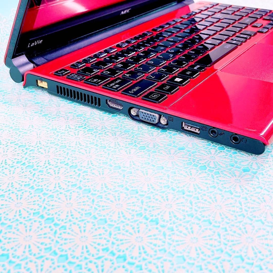 大容量1TB❣️Corei7✨️ブルーレイ小型ノートパソコン✨️カメラ・テンキー付き赤 大容量1TB❣️高性能Corei7✨️ブルーレイ対応 小型 おしゃれ赤