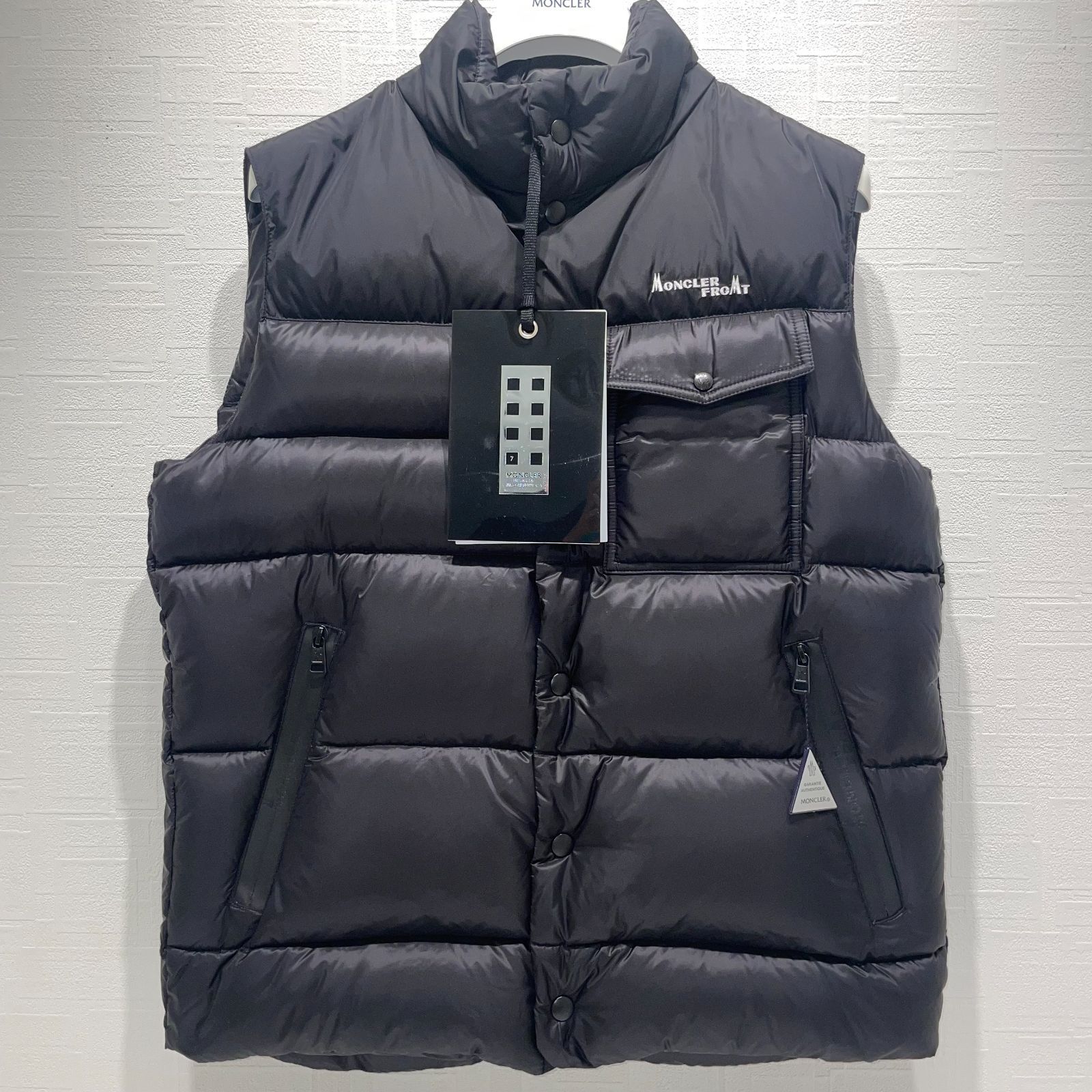 未使用！　MONCLER　モンクレ　モンクレール　ダウンベスト　ダウン　メンズ　レディース