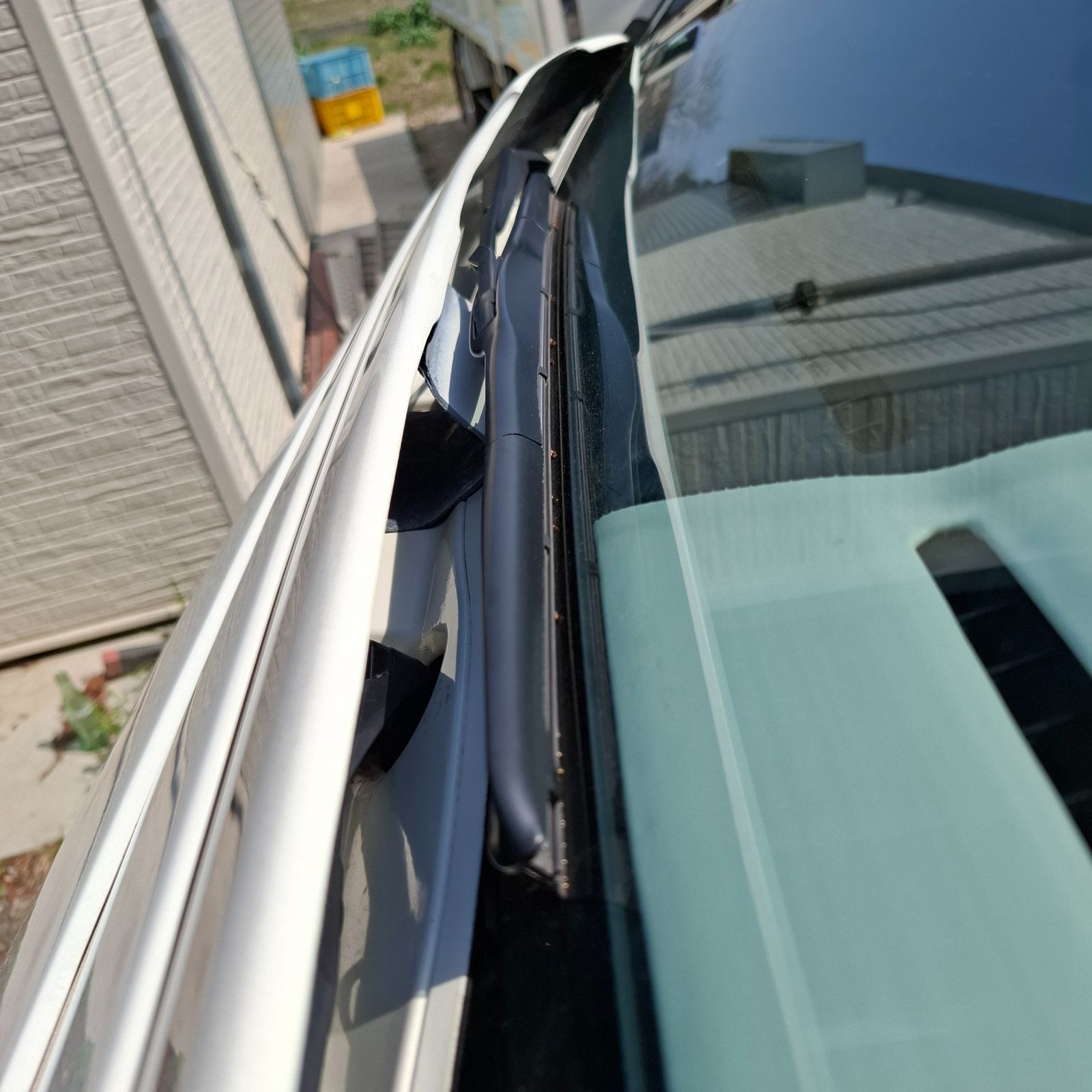 ハイエース200系用ワイパーガード070 塗装済み