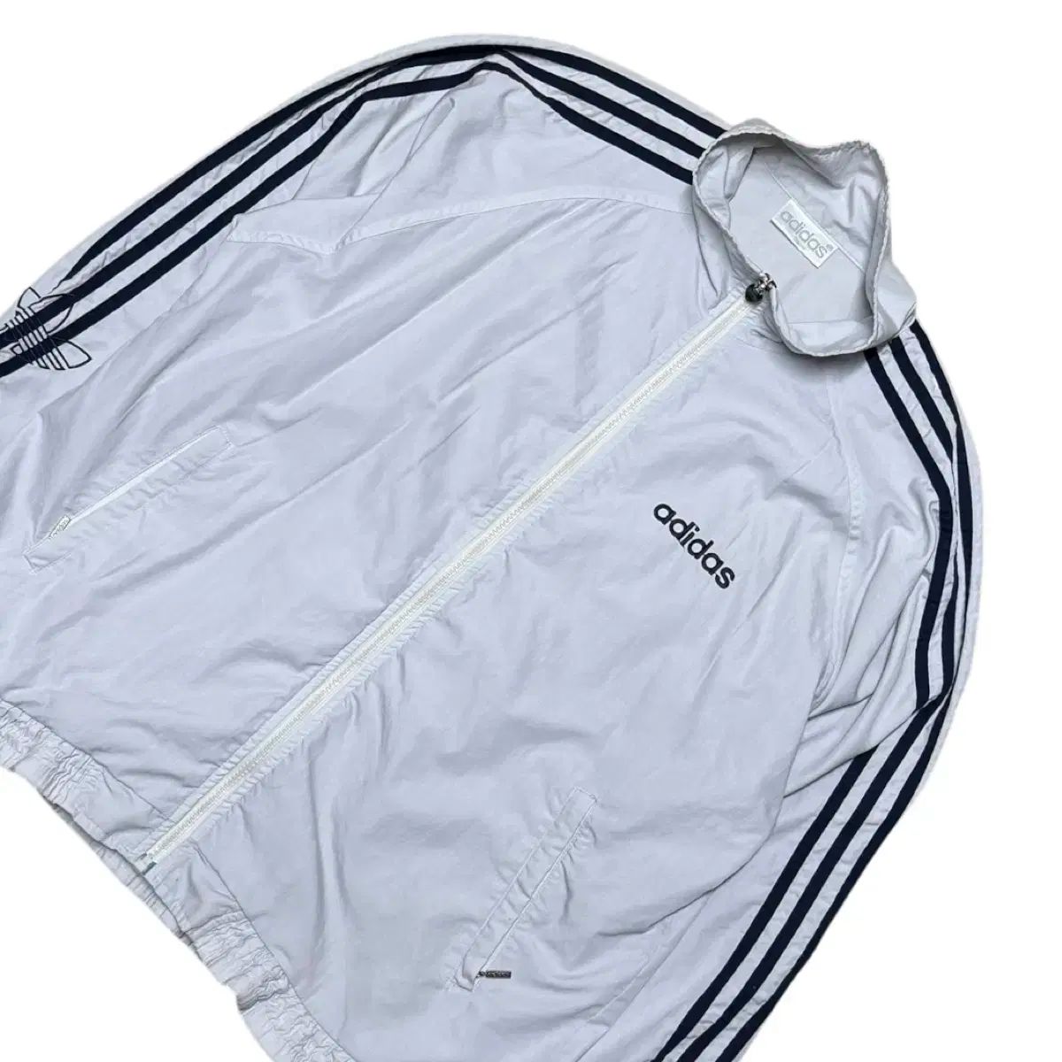 ウィンドブレーカー