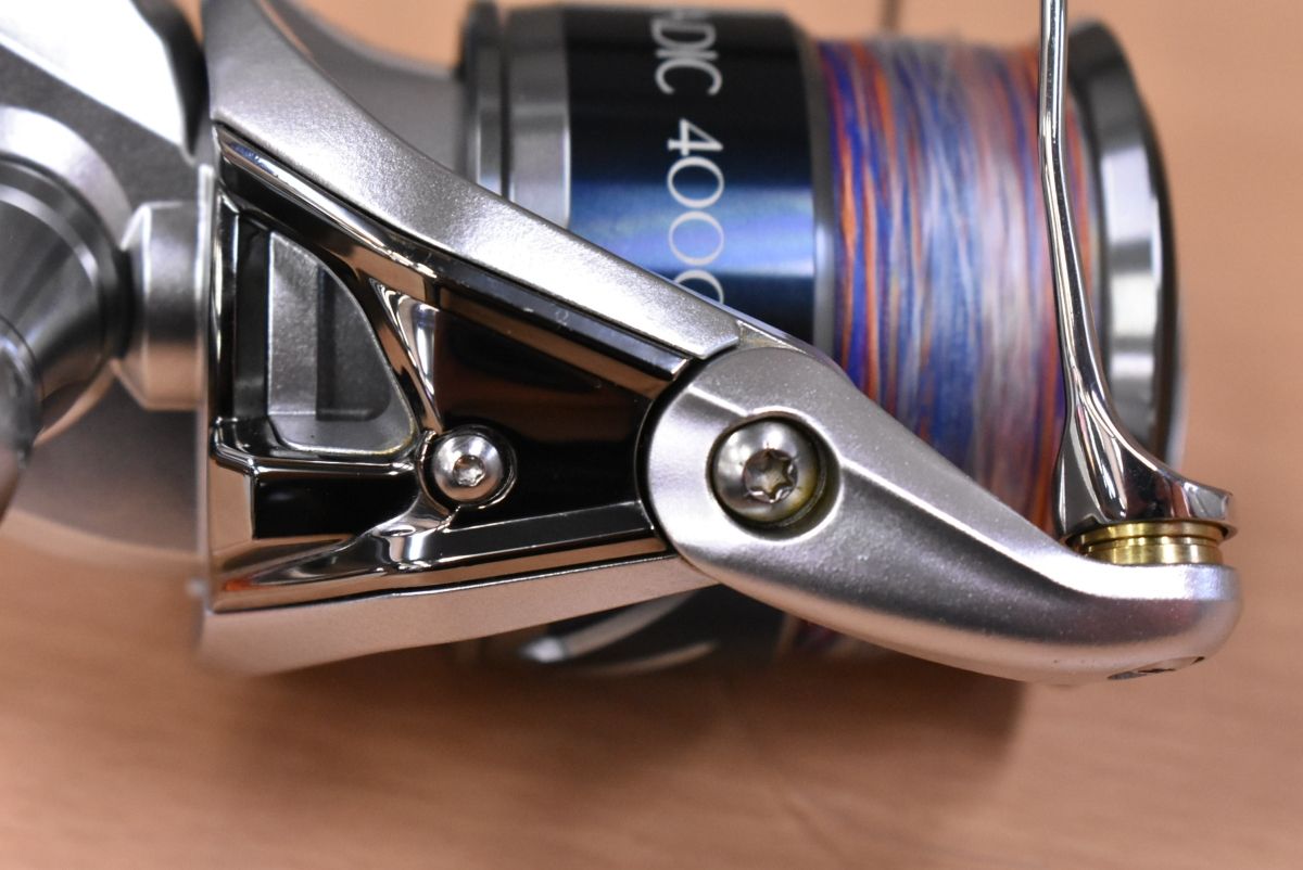 シマノ 15 ストラディック 4000HGM ゴメクサスハンドルノブ付き