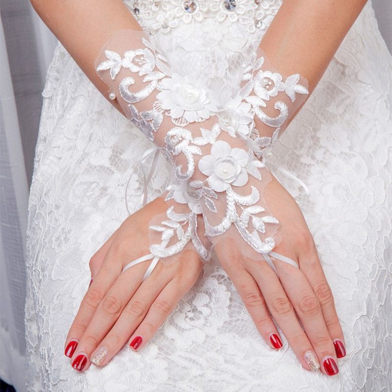ウェディンググローブ ブライダルグローブ 結婚式 花嫁 グローブ 花 フラワー フィンガーレス 白 ホワイト ショート ラインストーン 二次会 パーティー ウェディング 手袋 チュール プリンセス 前撮り ガーリー レース フェミニン
