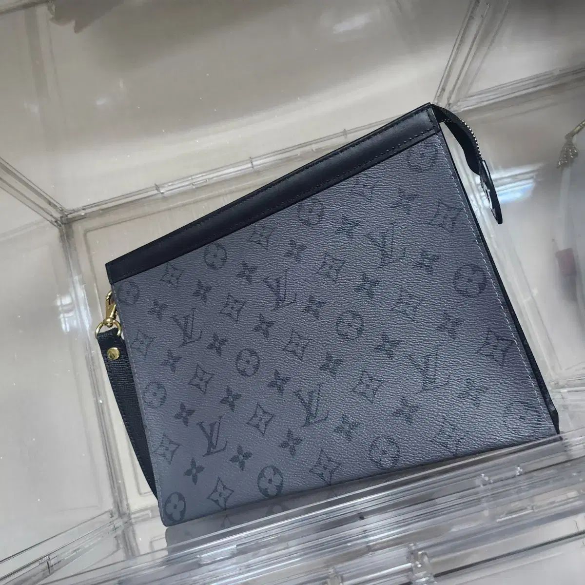 【雷市場（ポンジャン）商品韓国直送】 Louis Vuitton(ルイヴィトン) ヴォワヤージュ クラッチ (緊急)