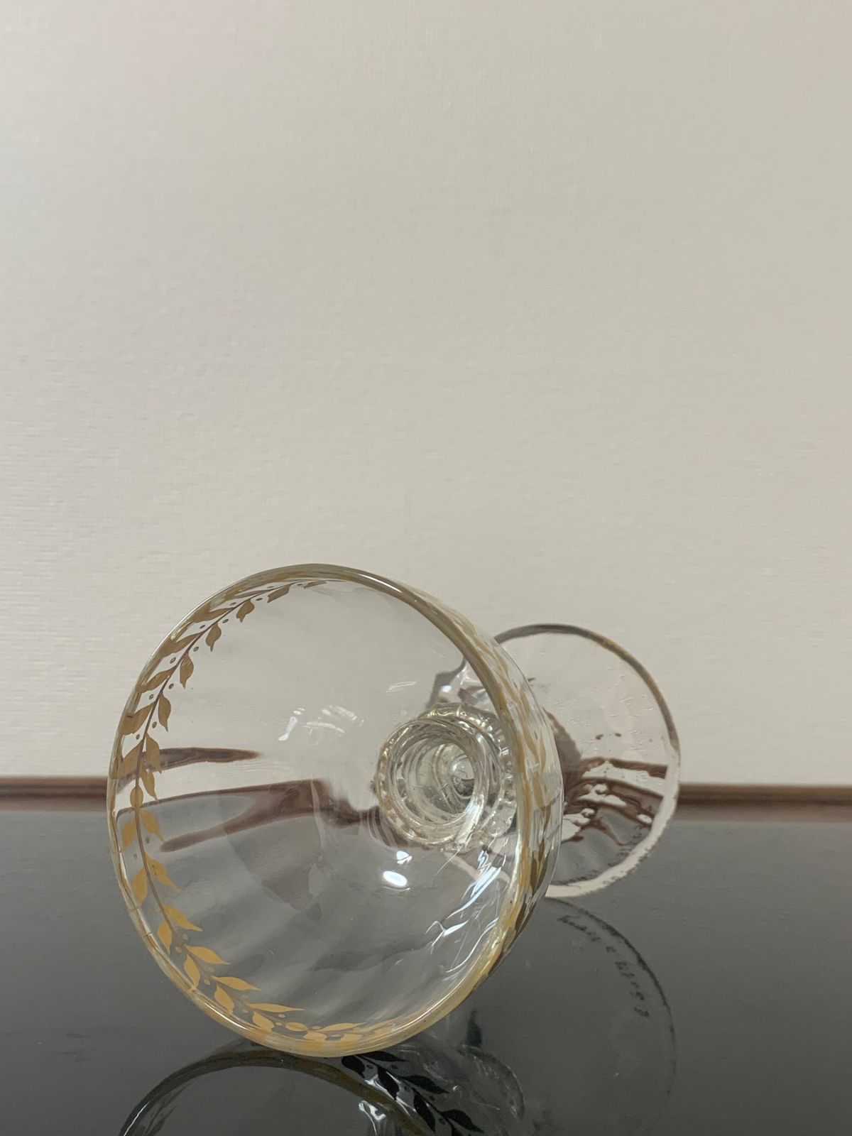 エミールガレ 初期作品 エナメルガラスのクープ型ワイングラス - メルカリ