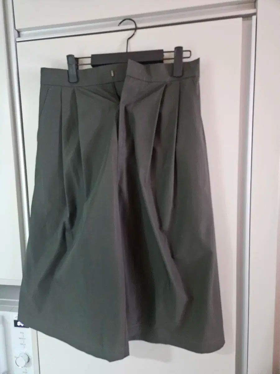 AMOMENTO アモーメント トゥ タック ワイド バミューダ