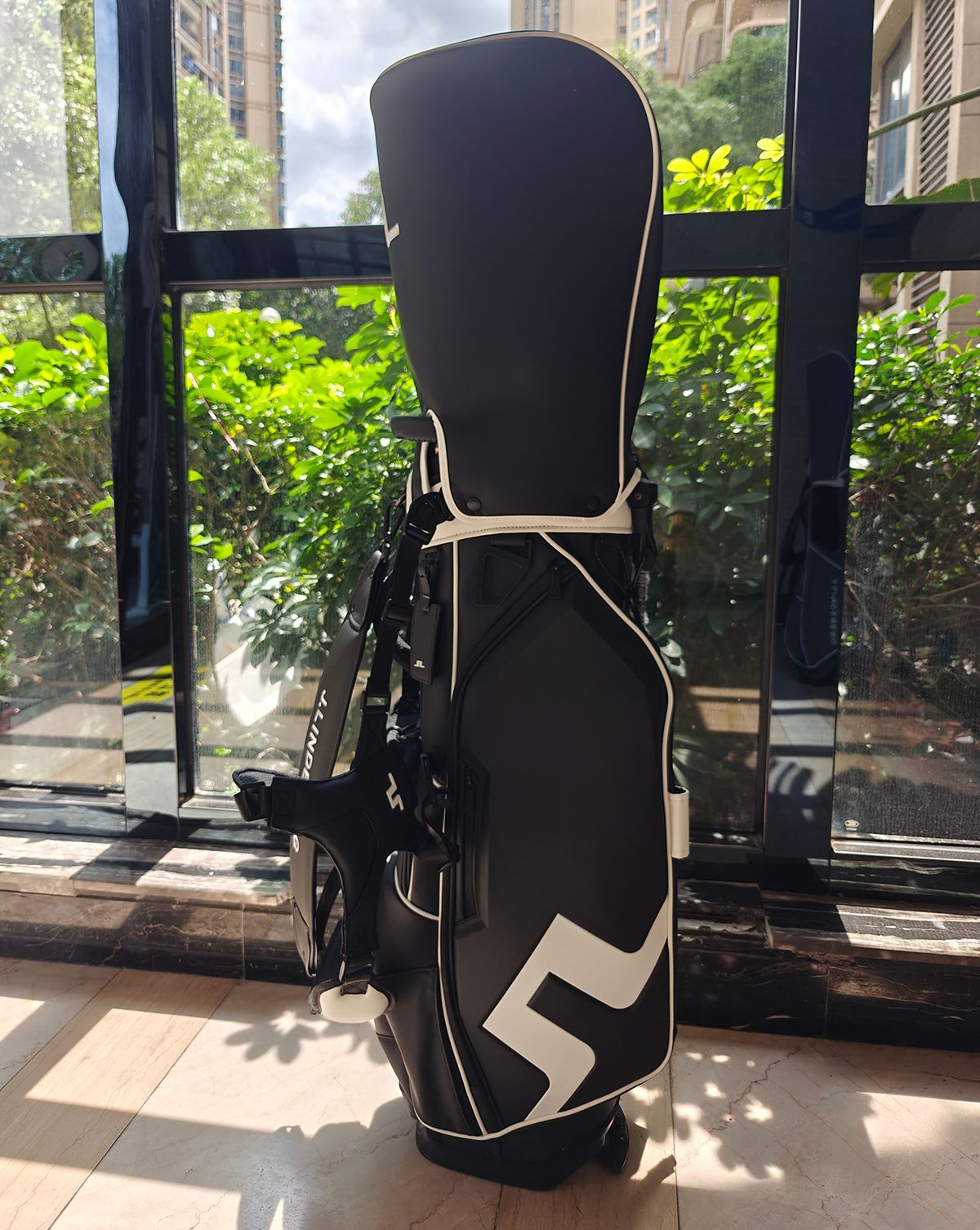 J.LINDEBERG カーボンスタンド