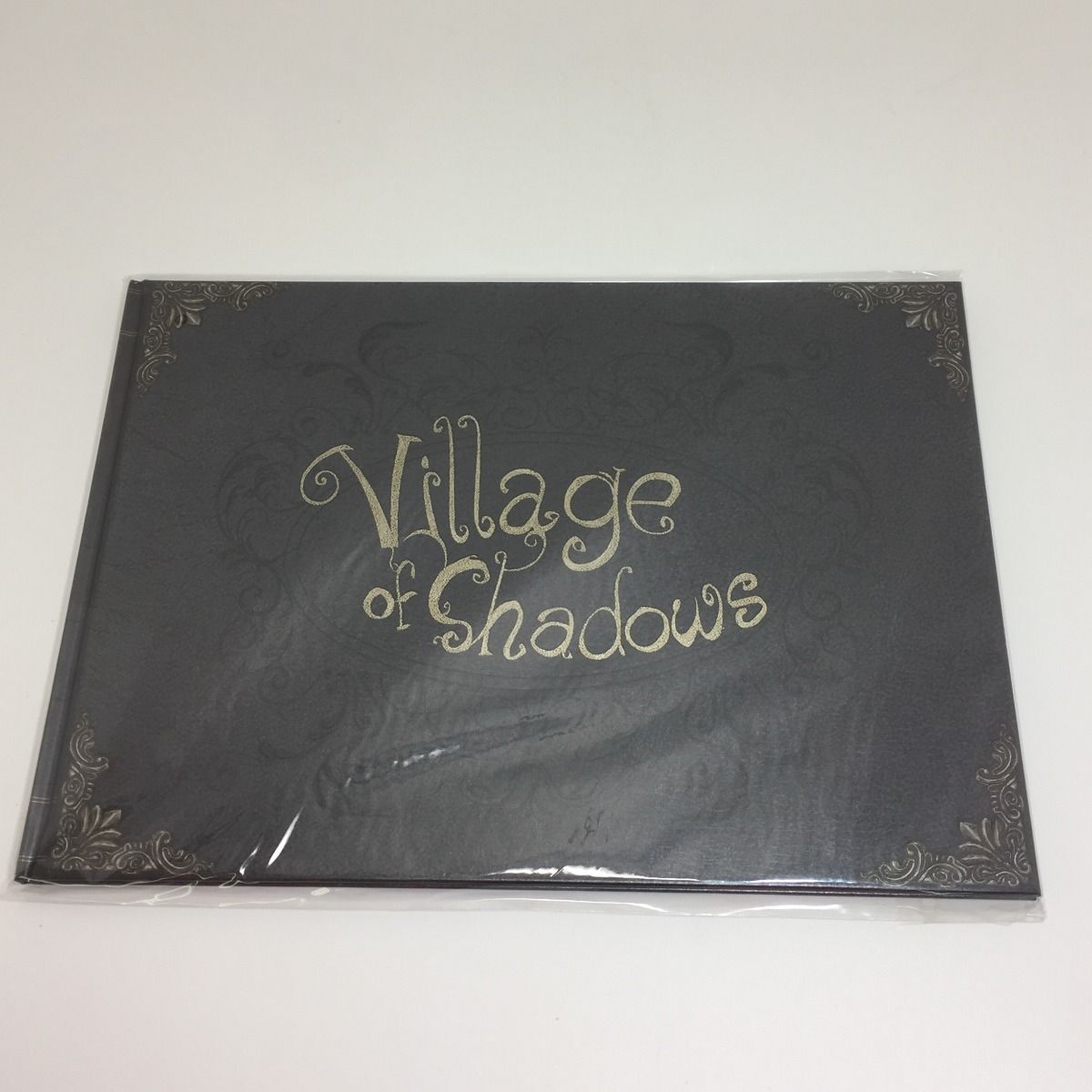 バイオハザード ヴィレッジ 絵本(〜Village Shadows〜) ◎◎イーカプコン 限定 バイオハザード ヴィレッジ アートブック