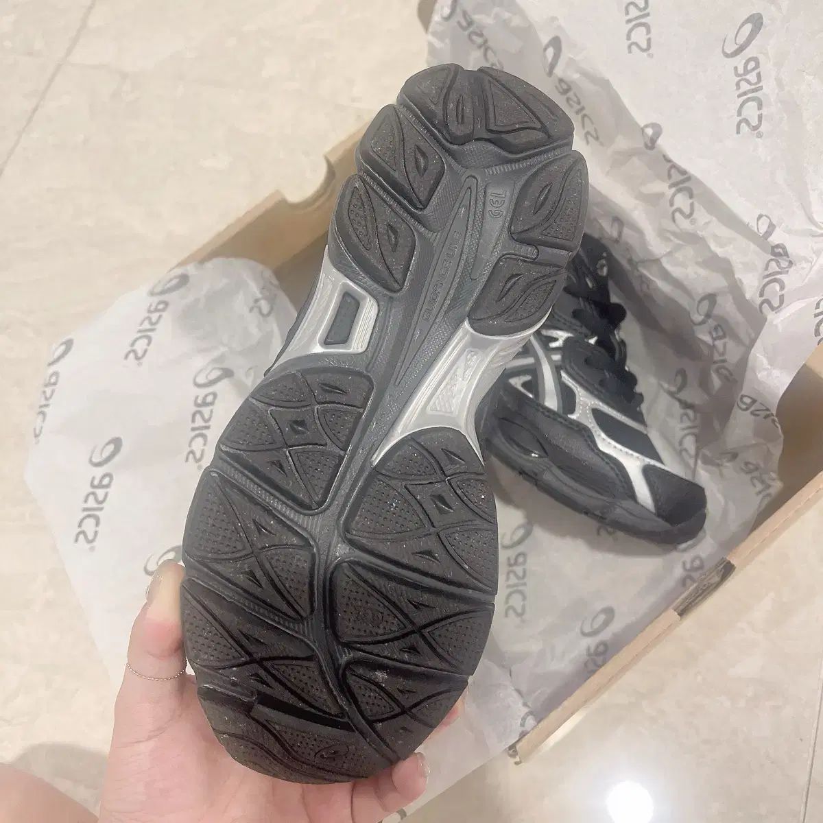 ゲル スニーカー