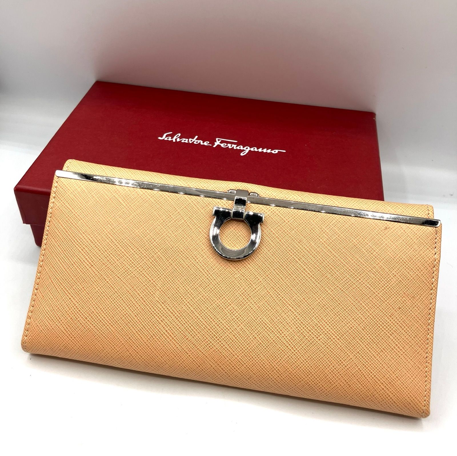 鑑定済み】正規品 Salvatore Ferragamo サルヴァトーレ フェラガモ 