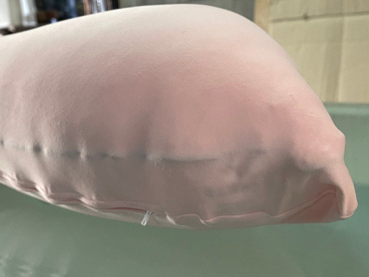 ○ロフテー Sleepnic 抱き枕 ボディピロー ロングクッション ピンク 