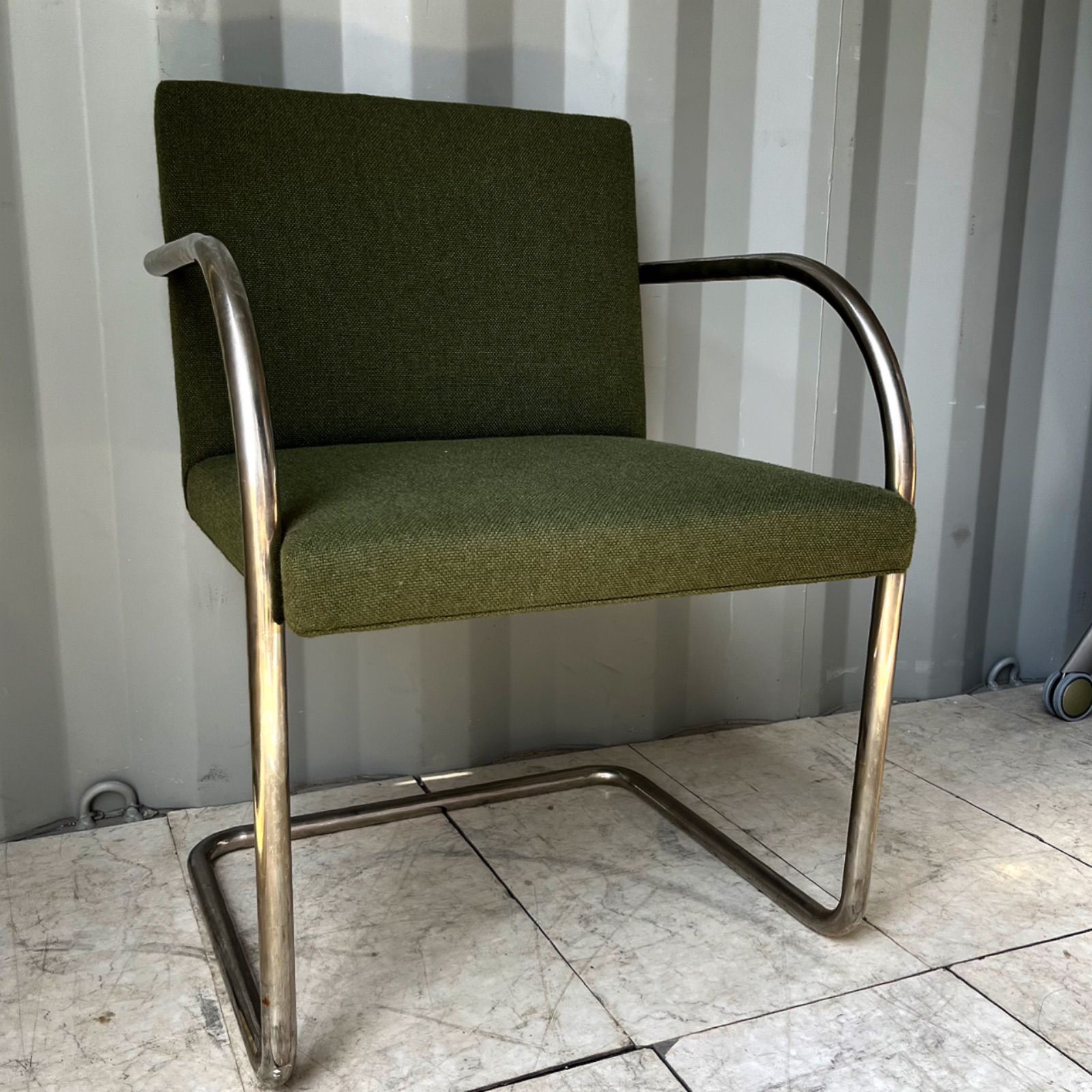 取付無料！ノール ブルーノ チューブラー グリーンファブリック アーム