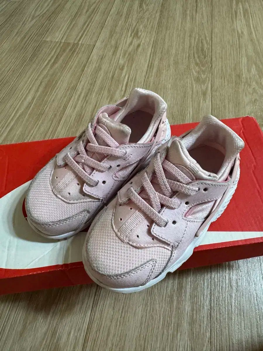 ナイキ NIKE キッズ アカデミー ジュニア スター 靴の価格比較ならビカム | ピンクスニーカーナイキの通販 スニーカー GX - 0 II ファントム FG&frasl;MG(ピンク
