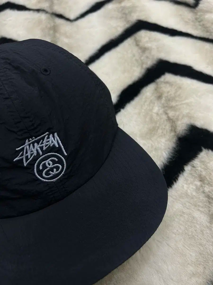 STUSSY(ステューシー) ストック ラック州 ナイロン スナップバック/ブラック