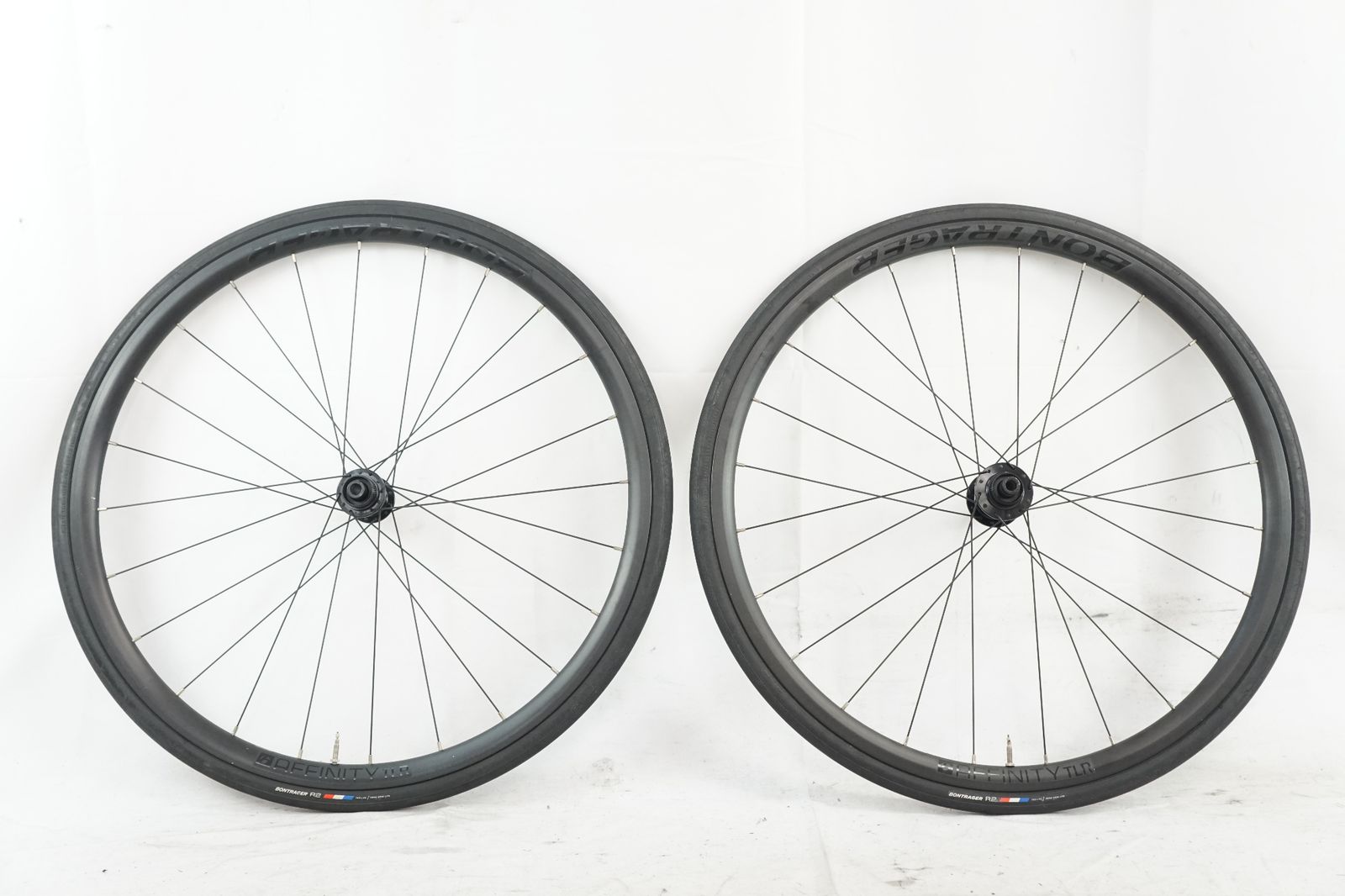 BONTRAGER　「ボントレガー」 AFFINITY TLR DISC シマノ11速 ホイールセット / バイチャリ浦和ベース