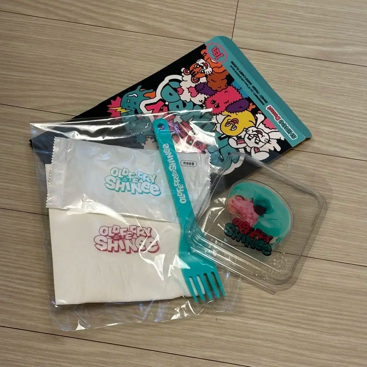 【雷市場（ポンジャン）商品韓国直送】 SHINee SHINee(シャイニー) オールドフェリー ドーナッツ グリップトーク+ (フォトコンポーネント付き)