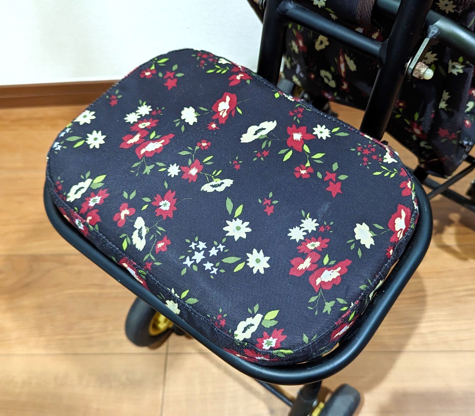 美品】シルバーカー SICP01 フラワーブラック テイコブ TacaoF