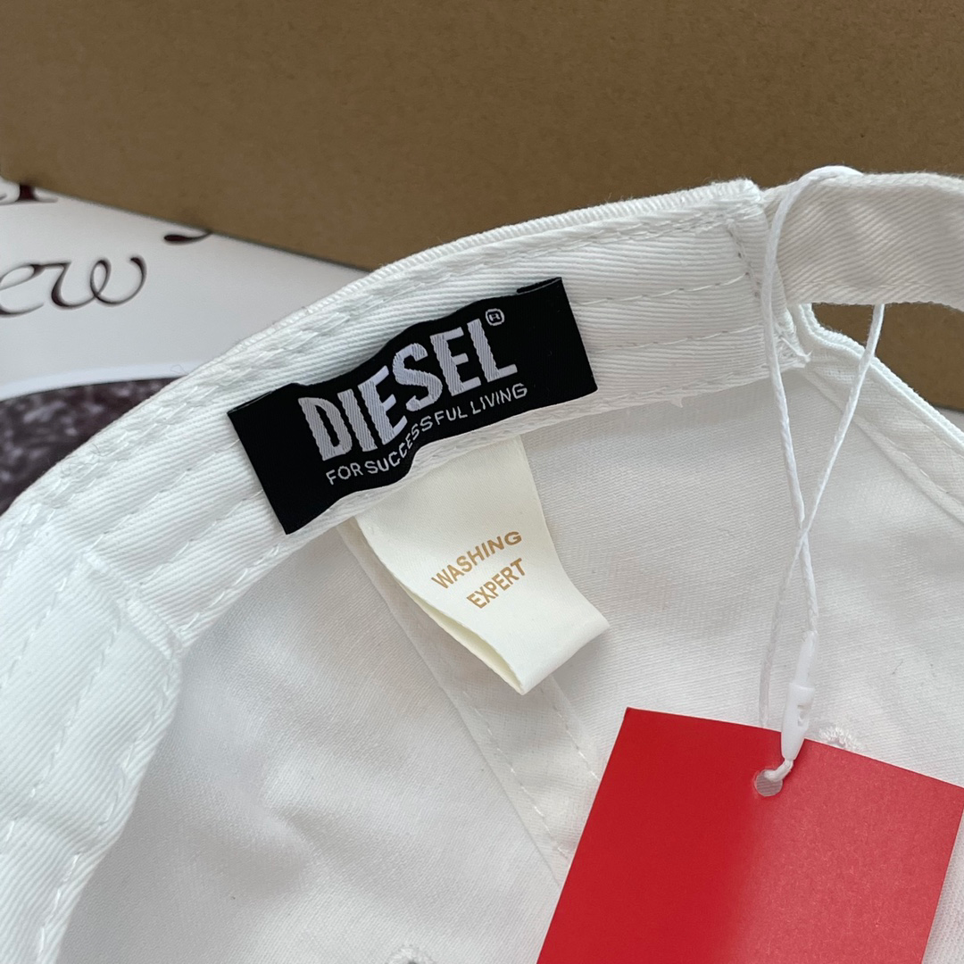 大人気！新品 DIESELキャップ　帽子