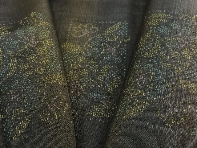 平和屋着物○本場結城紬 重要無形文化財 100亀甲 飛び亀甲 色紙花文