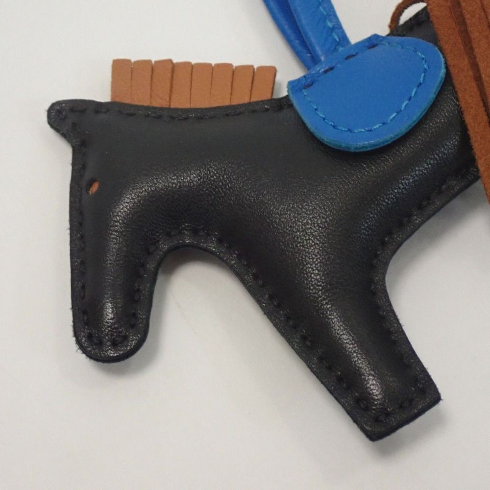 Th9880310 エルメス チャーム ロデオPM 馬 Z刻印 本革 ブラック系  