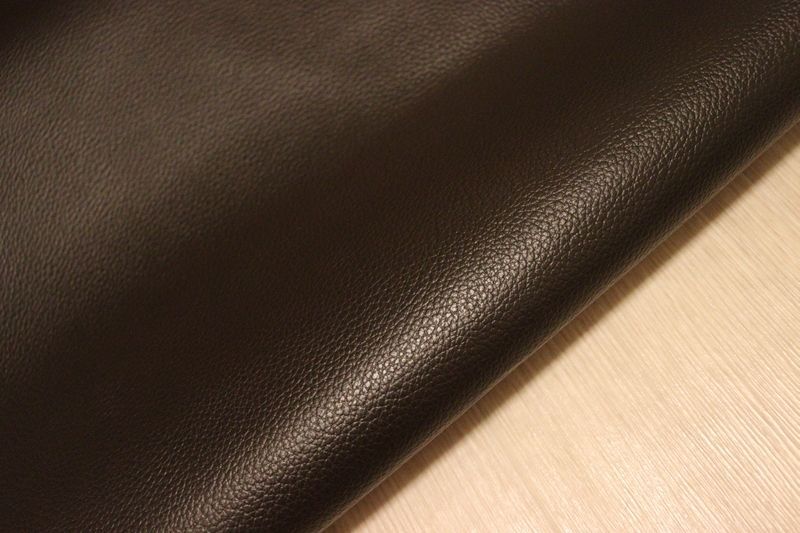 ダークブラウン 230ds クロム革 牛革 国産 レザー シボ型押し はぎれ 一枚革 レザークラフト 革 皮 本革 diy 生地 材料