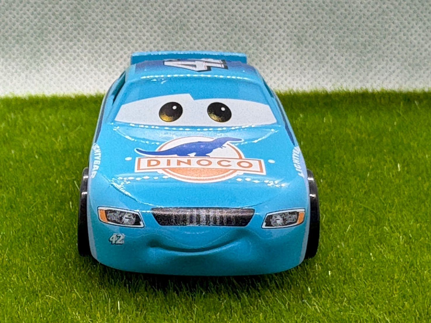 カーズ、ミニカー、キャル・ウェザース （大きいミニカー） 新品】カーズミニカー キャル・ウェザーズ ダイナコ 所属 N o42