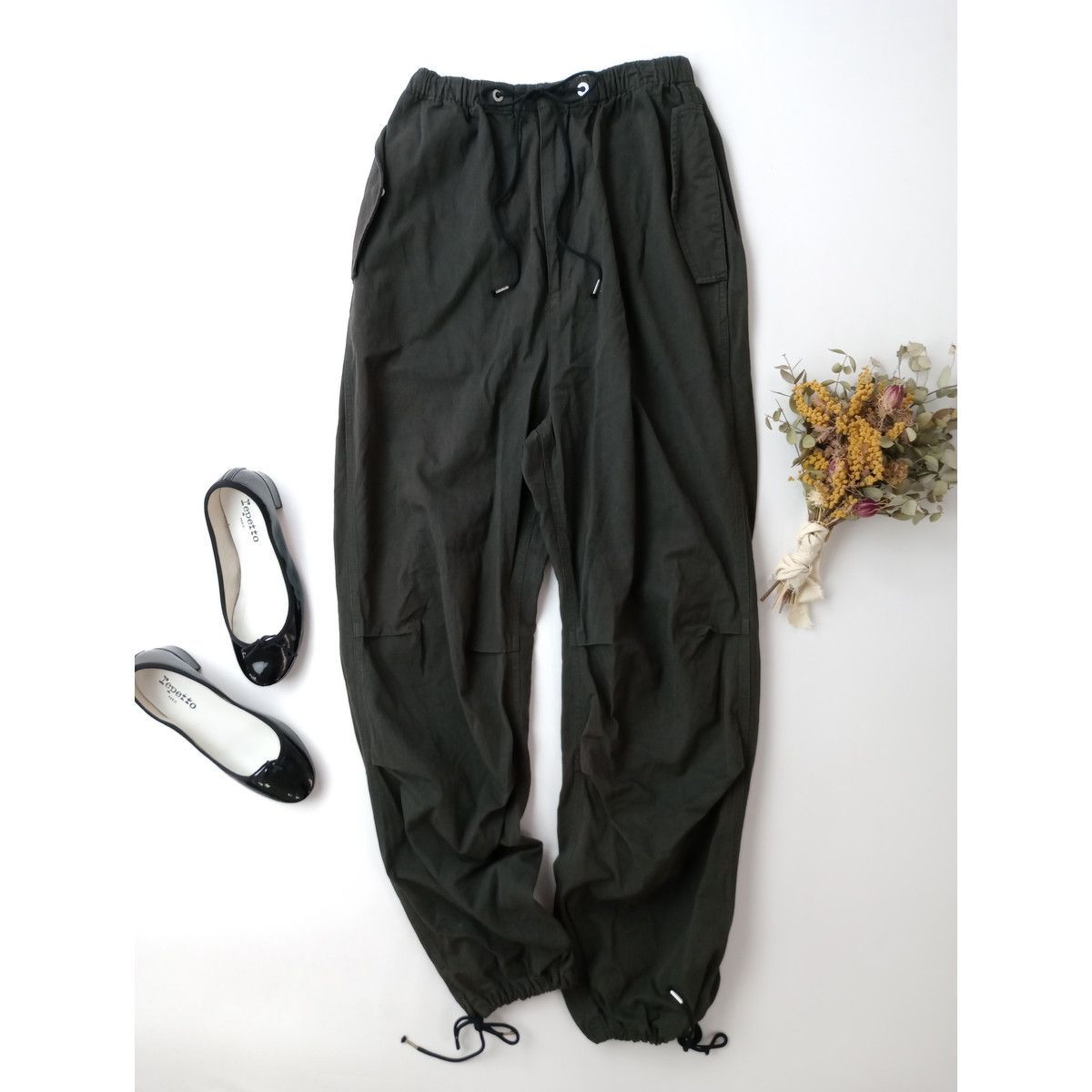 THE SHISHIKUI シシクイ PARACHUTE PANTS カーゴパンツ コットン 綿 100％ S スミクロ系 ブラック系 85Y＋7131 25A