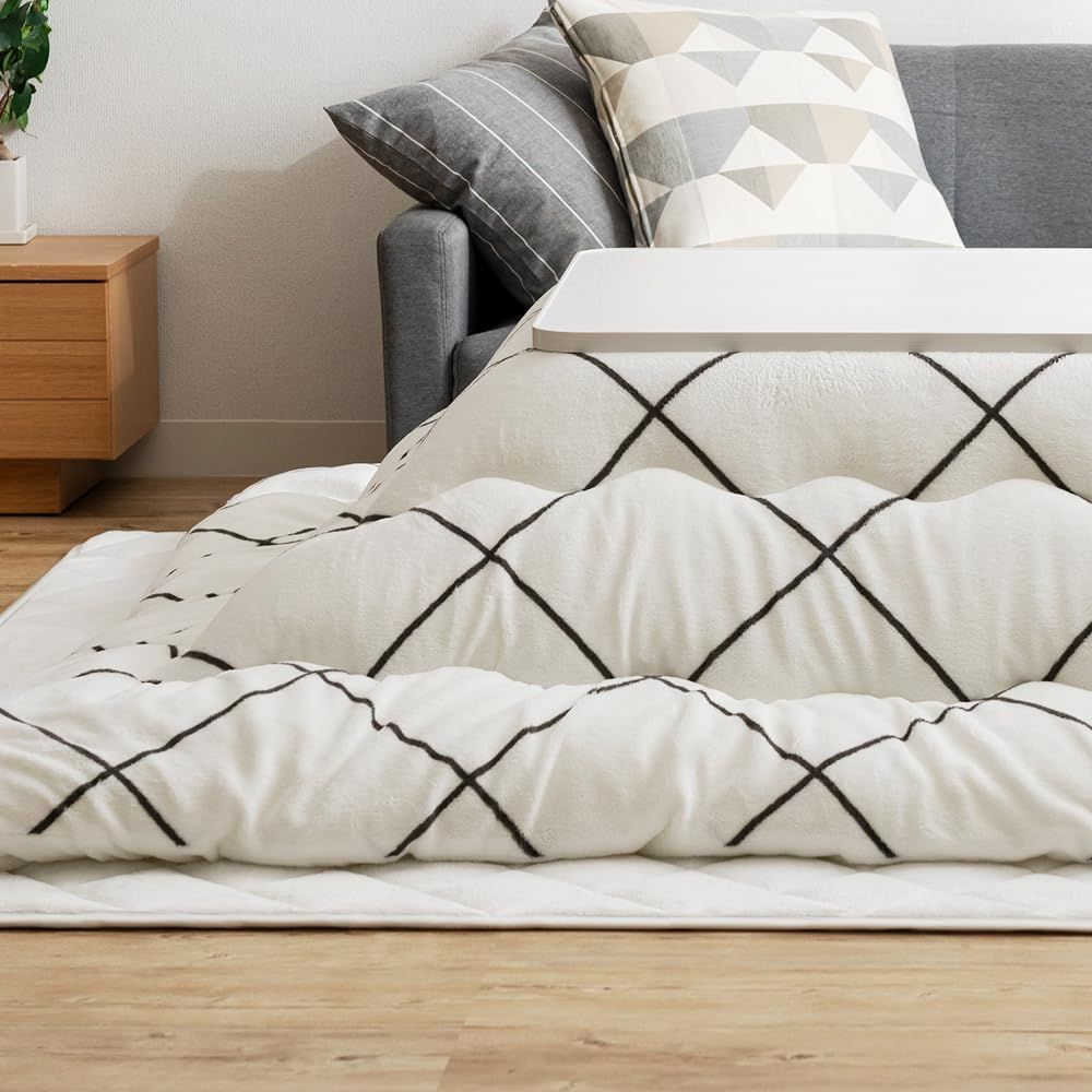 アイリスプラザ こたつ布団セット 長方形 185×235cm ふっくらわた入りのボリュームこたつ掛け布団 敷き布団のセット 軽量 ココロとカラダにぬくもりを ウレタンフォーム入りしっかり敷き布団おしゃれインテリア ホワイト KHSET-C-1824