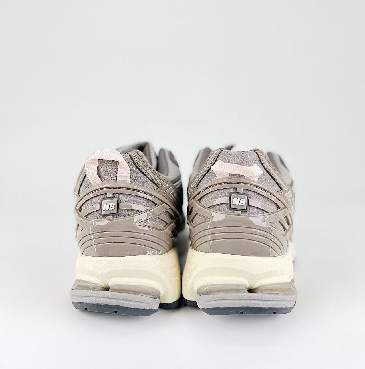 NEW BALANCE ニューバランス M1906NIH × INVINCIBLE × N.HOOLYWOOD 